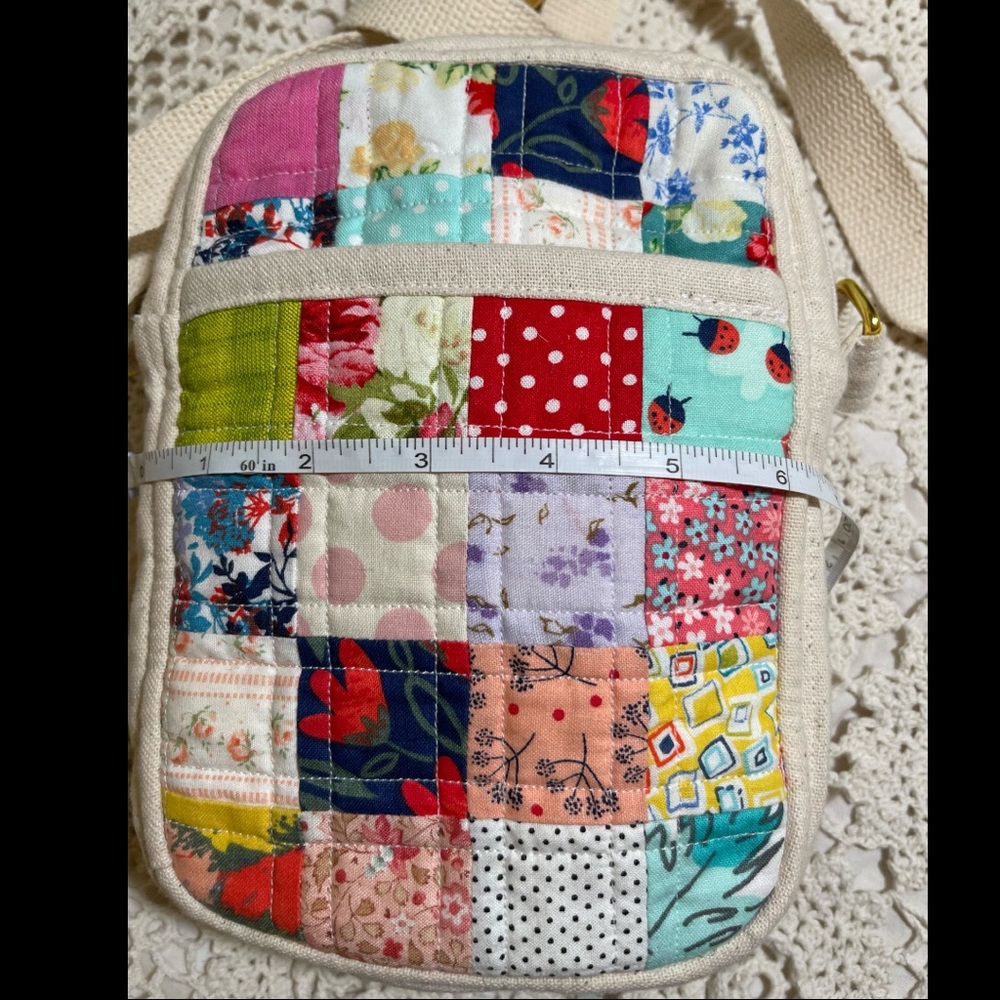 Quilted Granny Patchwork Crossbody Handbag - Picture 5 of 7